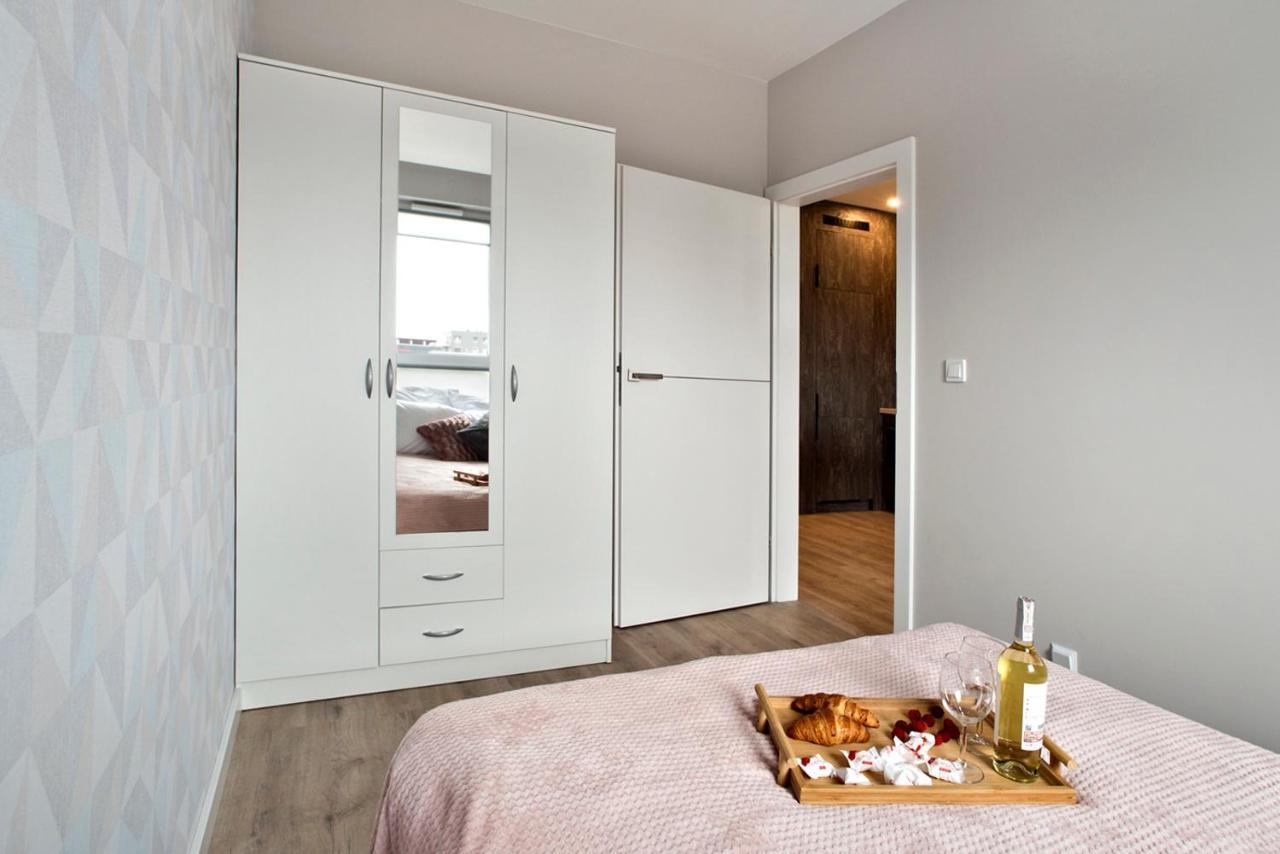 Komputerowa P&O Serviced Apartments Varsovia Exterior foto