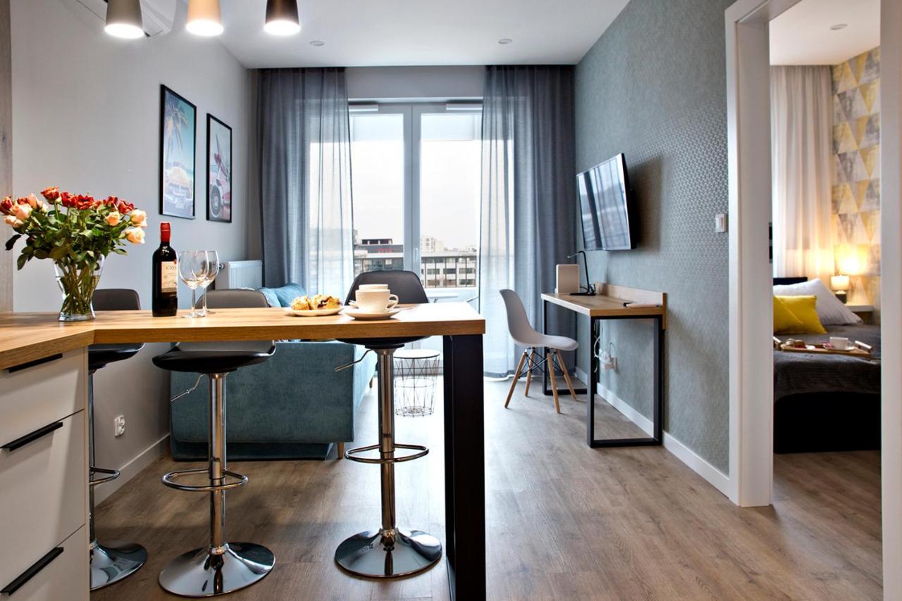 Komputerowa P&O Serviced Apartments Varsovia Exterior foto