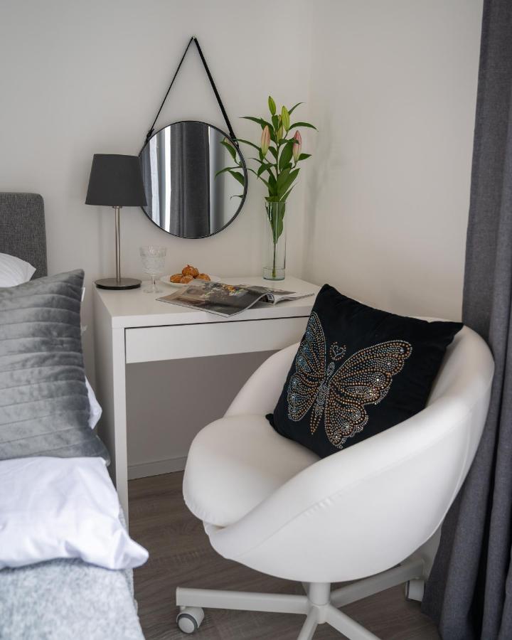 Komputerowa P&O Serviced Apartments Varsovia Exterior foto
