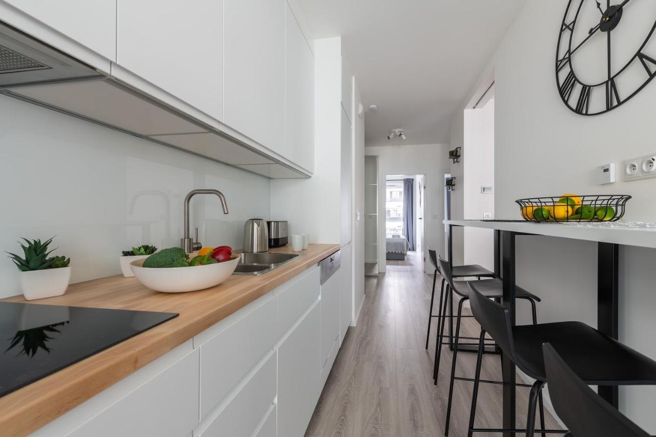 Komputerowa P&O Serviced Apartments Varsovia Exterior foto