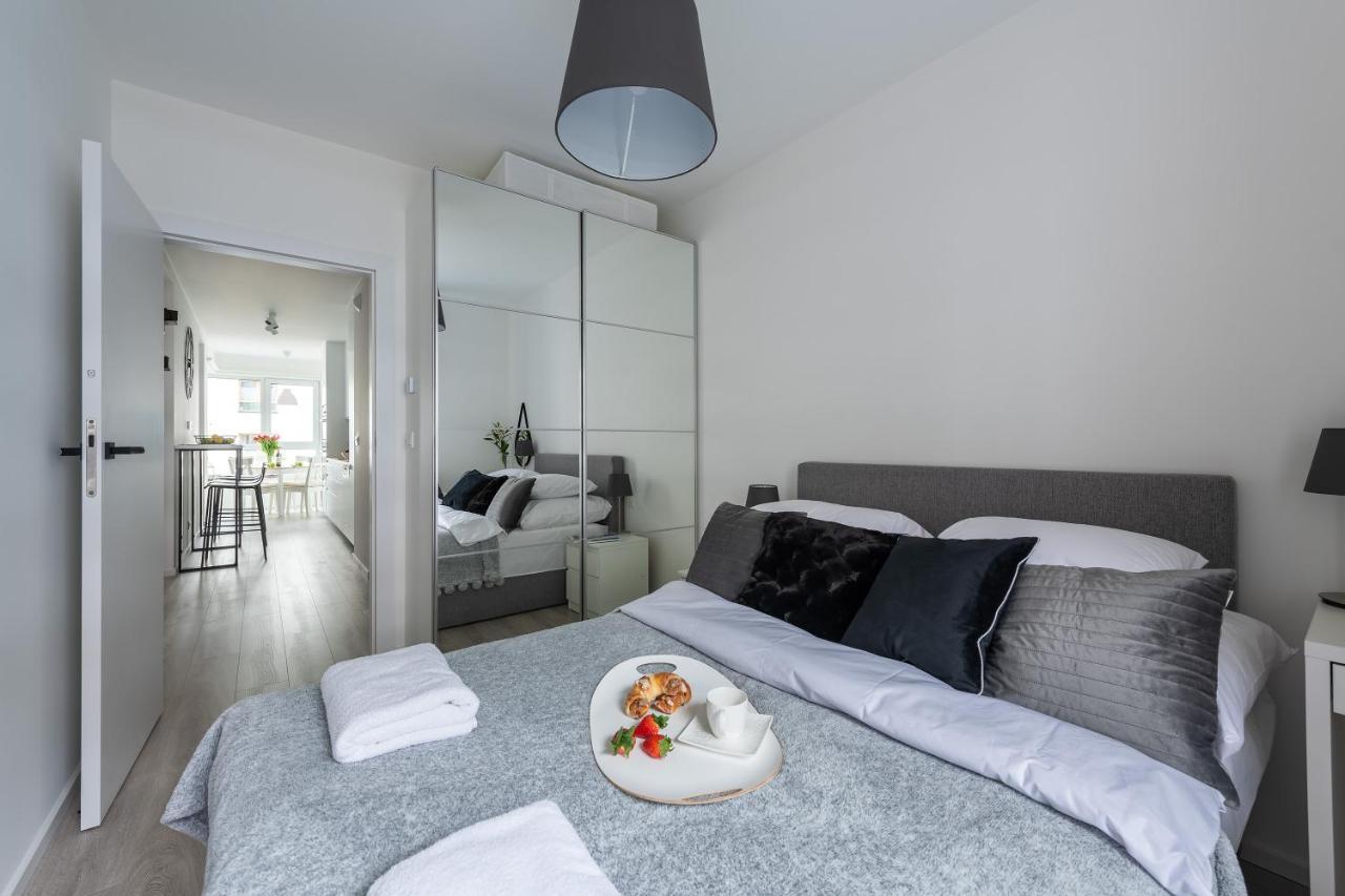 Komputerowa P&O Serviced Apartments Varsovia Exterior foto
